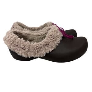 CROCS Women's Sz 9 Gretel Faux Fur Lined Slip-On Brown Shoes